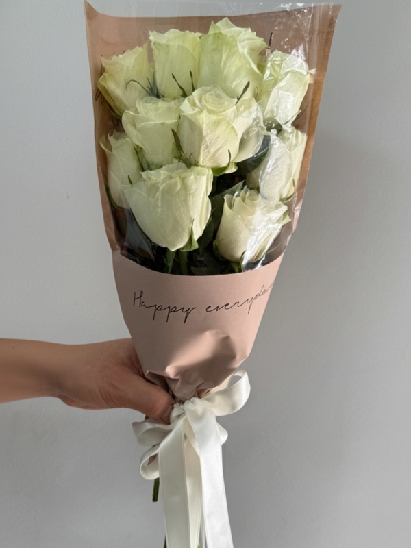 10 İthal Beyaz Gül Buketi